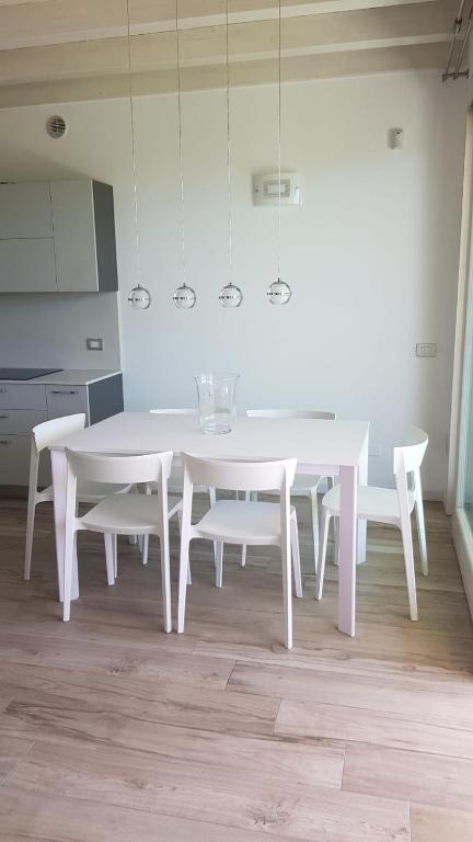 Deluxe Apartment Olivia room 6